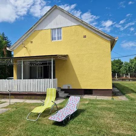 Dora Apartman * Balatonkeresztur