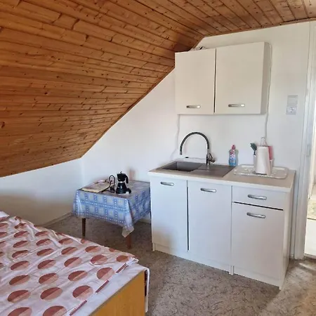 Dora Apartman