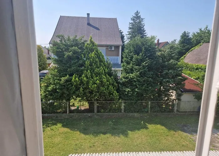 Dora Balatonkeresztúr